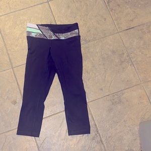 Lululemon groove capri size 4